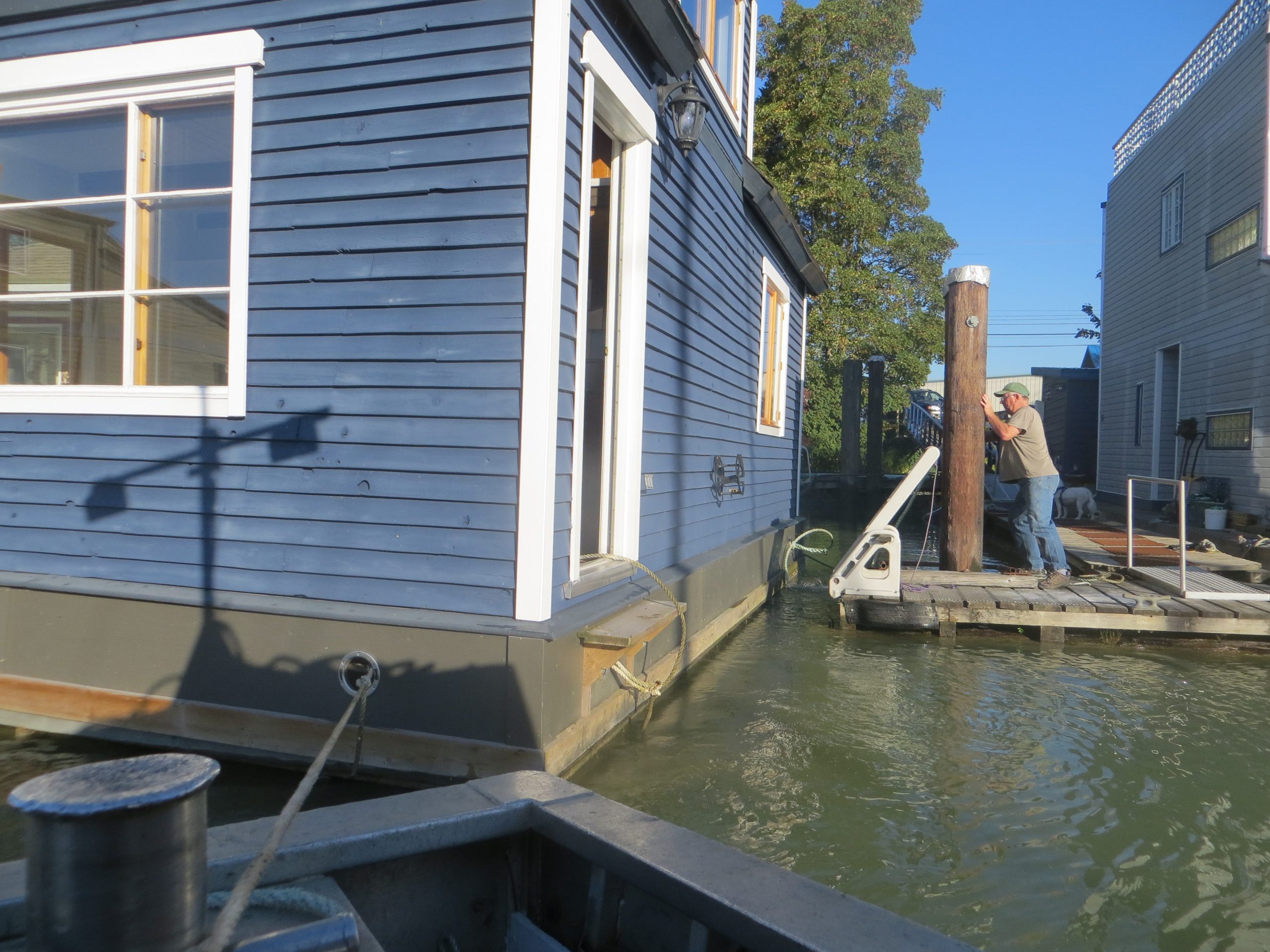 Towing a float house